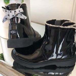 UGG Girl black patent leather boots